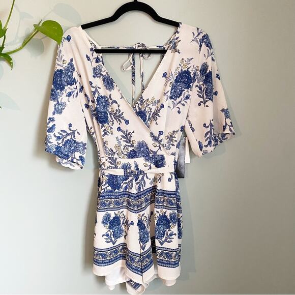 TRIXXI Floral Open Back Romper New - Picture 3 of 7